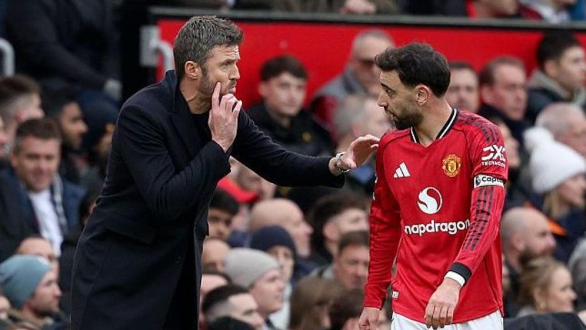 Bruno Fernandes and Michael Carrick during Manchester United training at Carrington